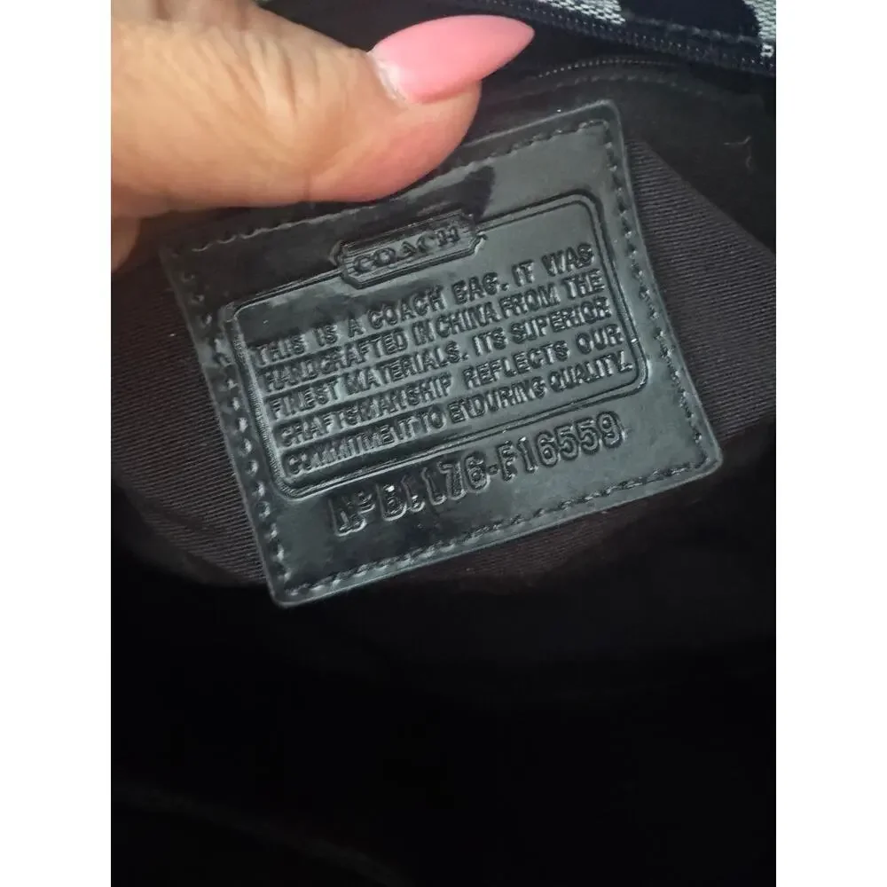 Auth COACH Daisy Signature C Tote F16559 black gray Jacquard Patent Tote (170